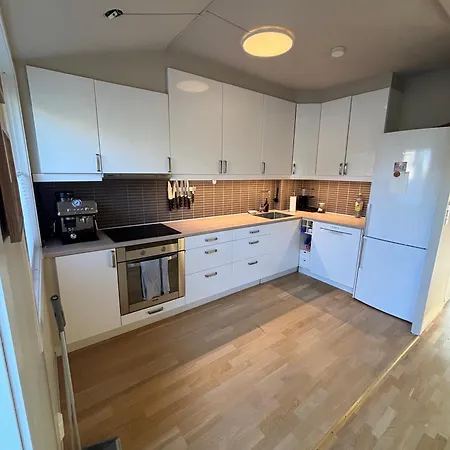 Spacious - 15 Min Walk To Forum Ons